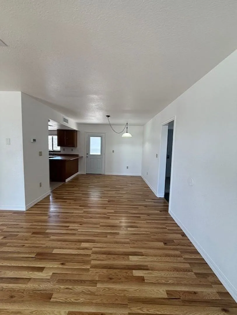 4 Bedroom in Cottonwood - Contact Property Pros Property Management — Photo 3