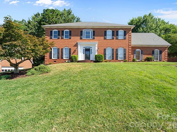 2nd image of 1006 Chelsea Pl