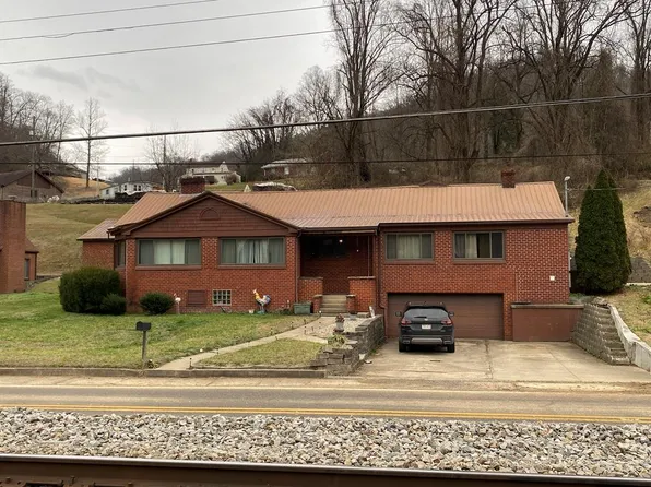 1247 Route 49, Matewan, WV 25678