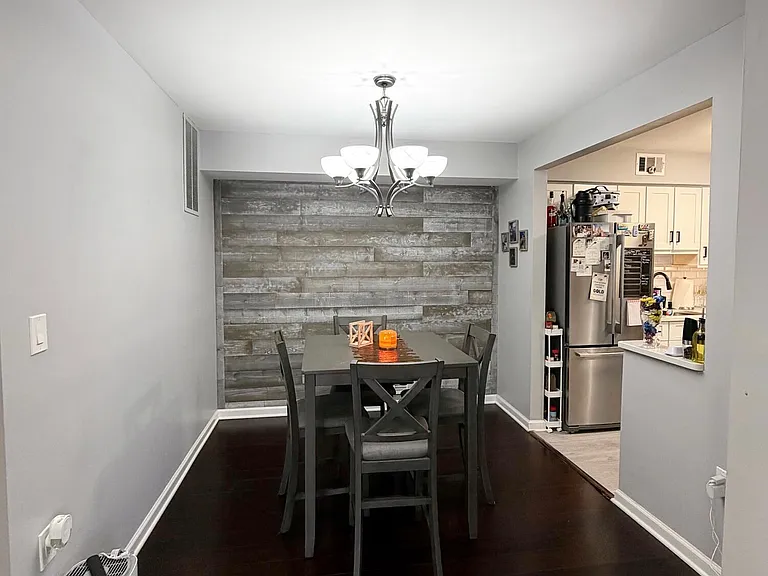 704 Wellington Pl — Photo 6