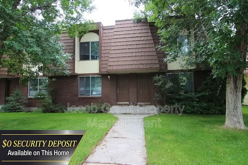 2 bed, 1.5 bath, 1250 sqft, $1,195 — Photo 1