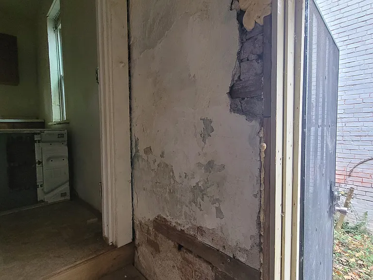 1908 N Union St — Photo 36