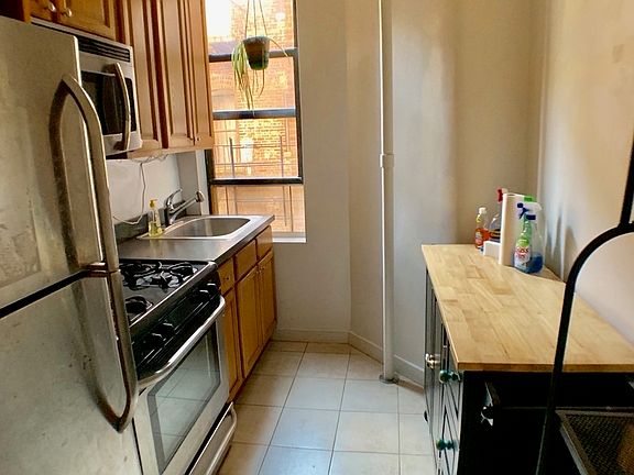 4th image of 523 W 187th St APT 5G