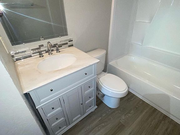 5th image of 410 S College Dr #6