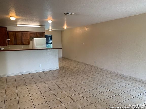 3rd image of 305 Betty Jean St APT 201