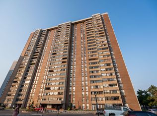 18 Knightsbridge Rd #204, Brampton, ON L6T 3X5