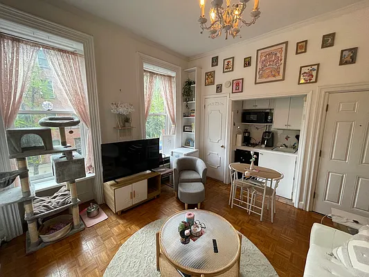 Rented by R New York | media 14