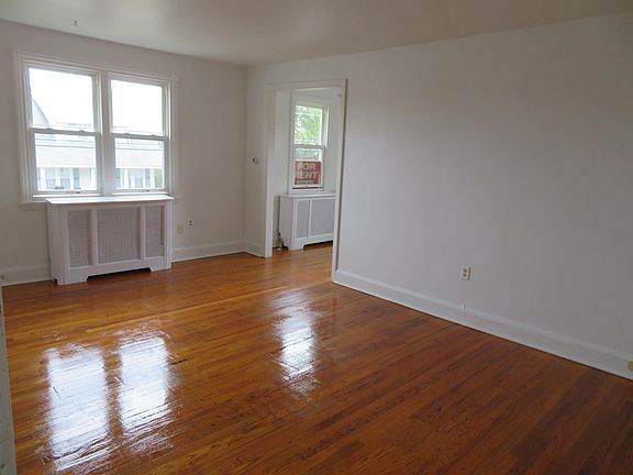 4th image of 120 Belmont Ave APT 2