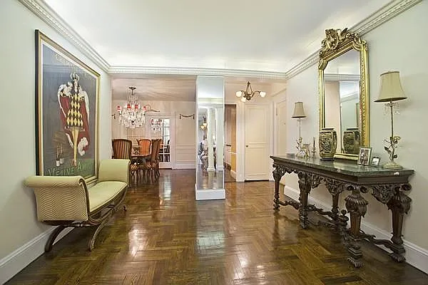 Sold by R New York | media 3