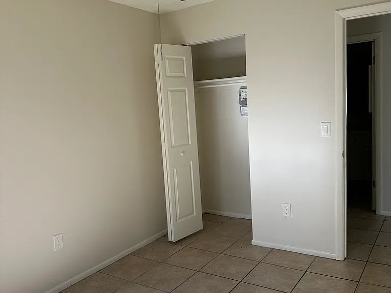 1013 W Peel St #A — Photo 6
