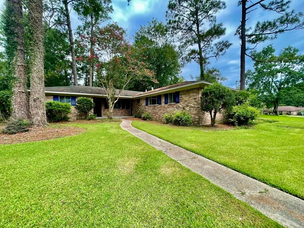 355 Emerson Dr, Hattiesburg, MS 39401