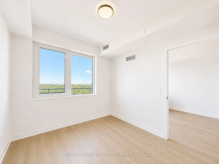 15 Ellerslie Ave #2107 — Photo 8