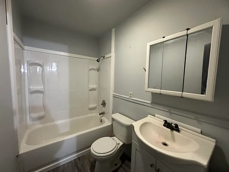 802 Knollcrest Dr — Photo 4