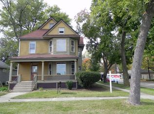 328 Richards St, Geneva, IL 60134