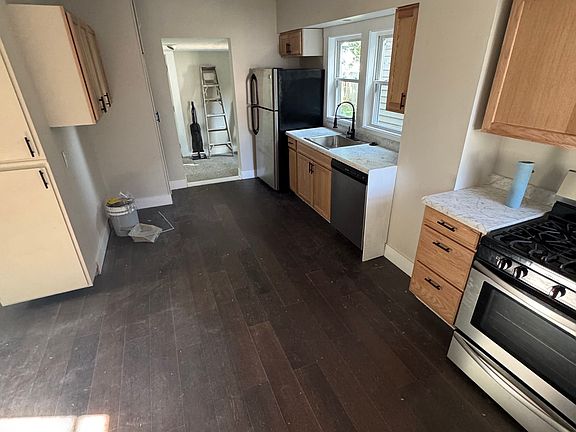 4th image of 835 Greenwood Ave
