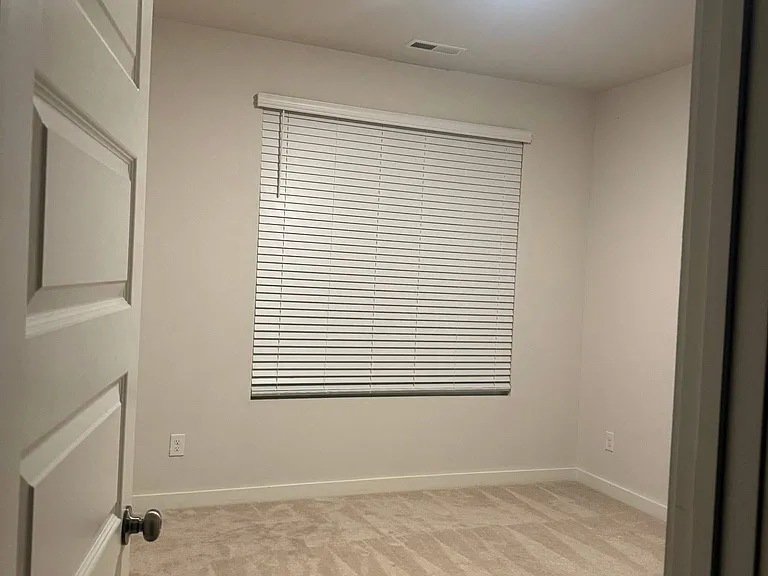 659 Ballard Dr — Photo 4