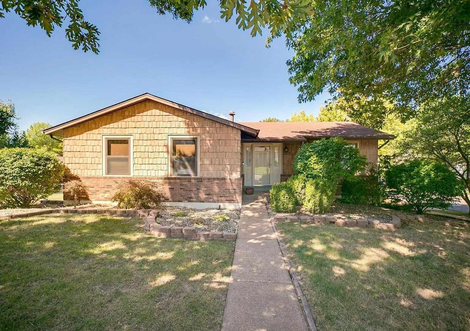 3 bed, 2.5 bath, 1500 sqft, $3,900 — Photo 1