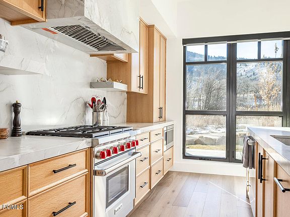 4th image of 1907 Stone Hollow Ct