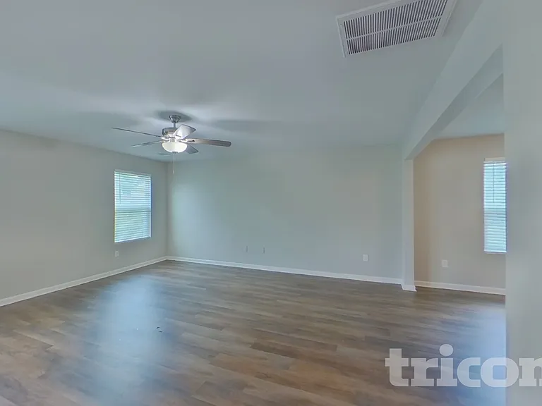 139 McMakin Dr — Photo 2