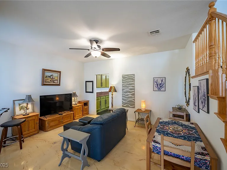 359 Hoskins Ct — Photo 7