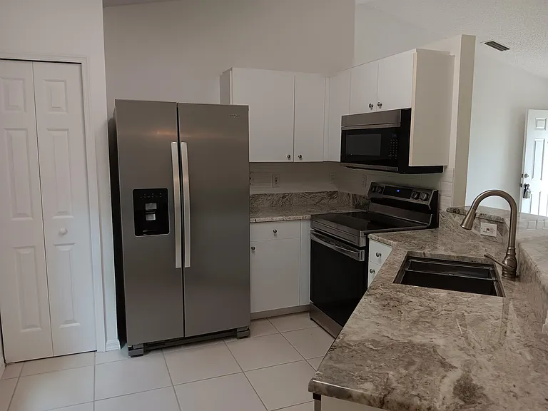 757 Brookedge Ter — Photo 6