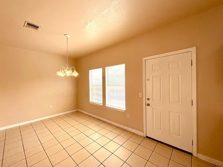 6911 Hallie Rdg — Photo 10