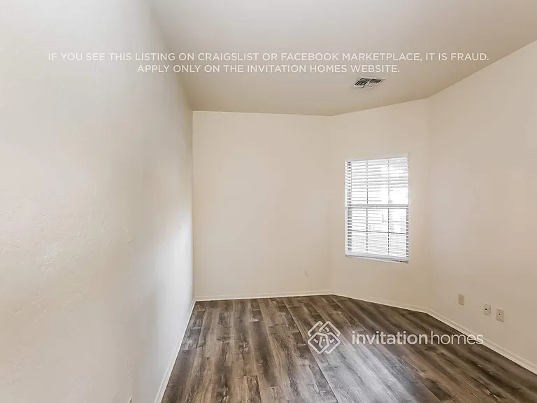 7031 W Lincoln St — Photo 6
