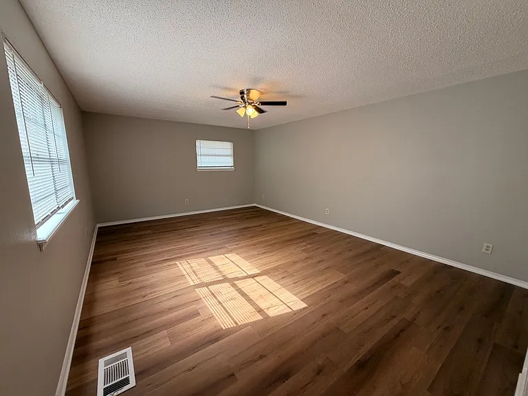 920 N Fargo Ave — Photo 12