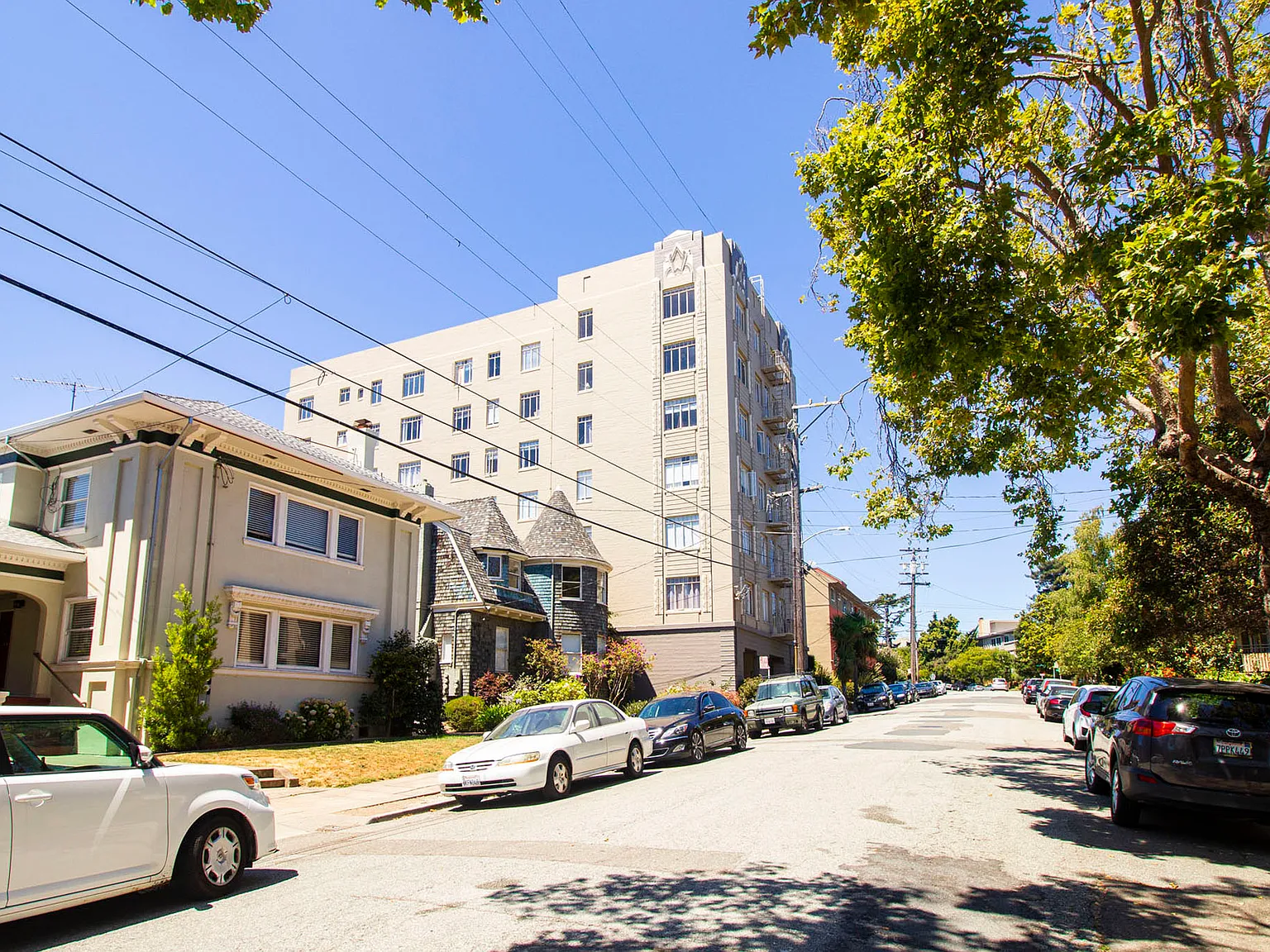 429 Bellevue — Photo 4