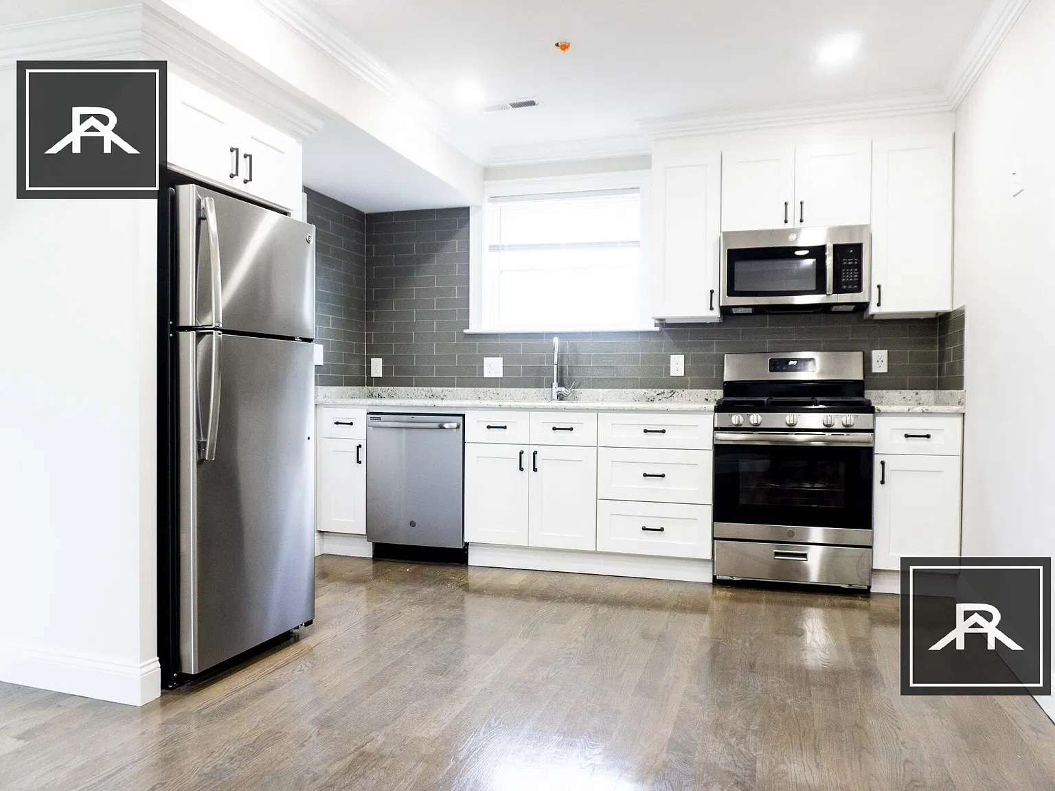 3 bed, 2.0 bath, 950 sqft, $3,850 — Photo 3