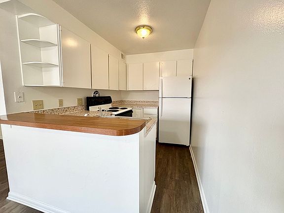 2nd image of 4414 Jarboe St APT 7