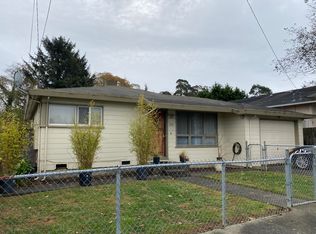 1061 John Hill Rd, Eureka, CA 95501