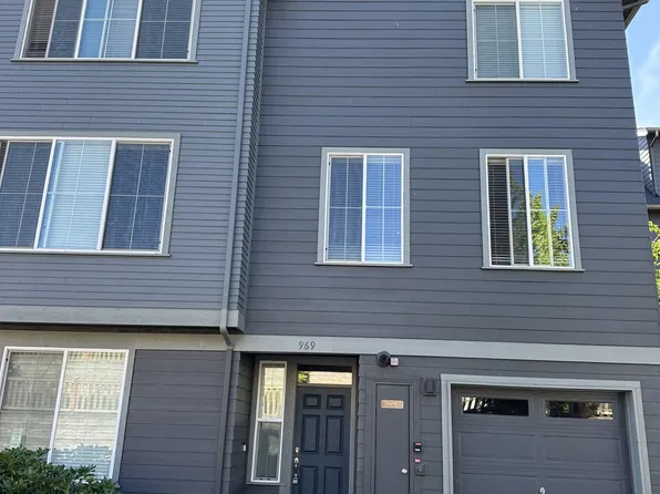 969 5th Pl NE, Issaquah, WA 98029