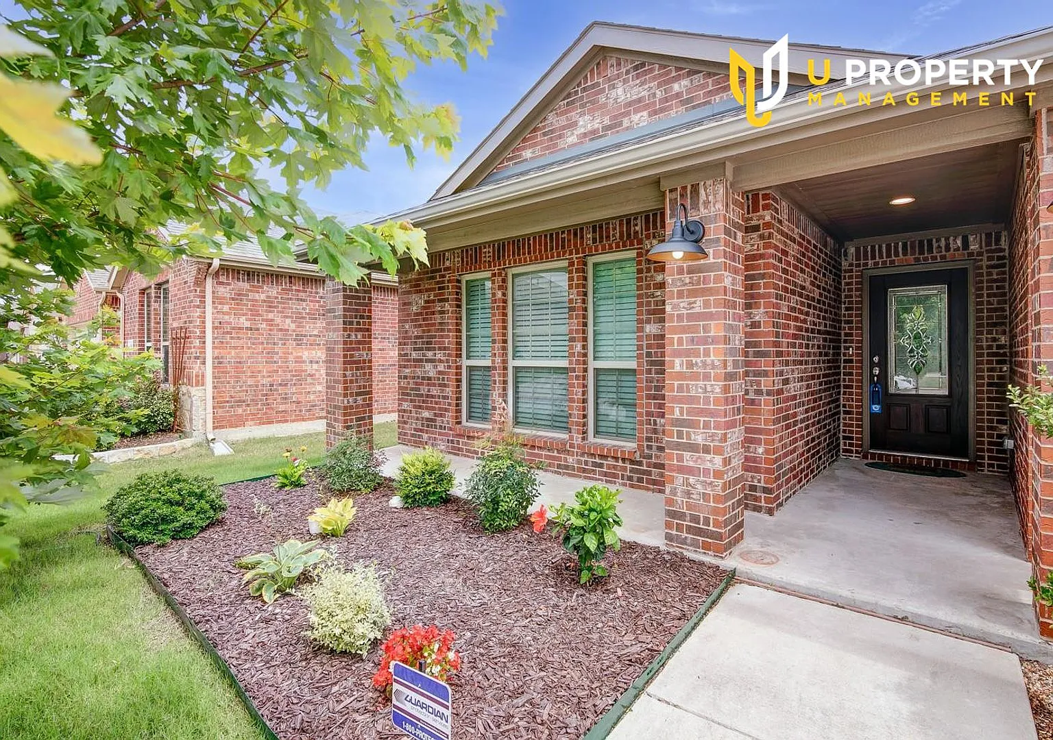 Built in 2015 one story house, Close to US 75 and Hwy 121. — Photo 3