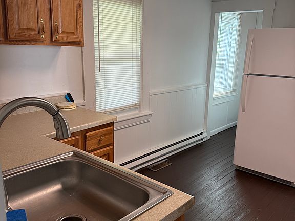 5th image of 29 Roosevelt Ave #1
