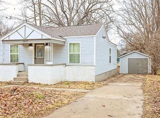 1427 W Thoman St, Springfield, MO 65803