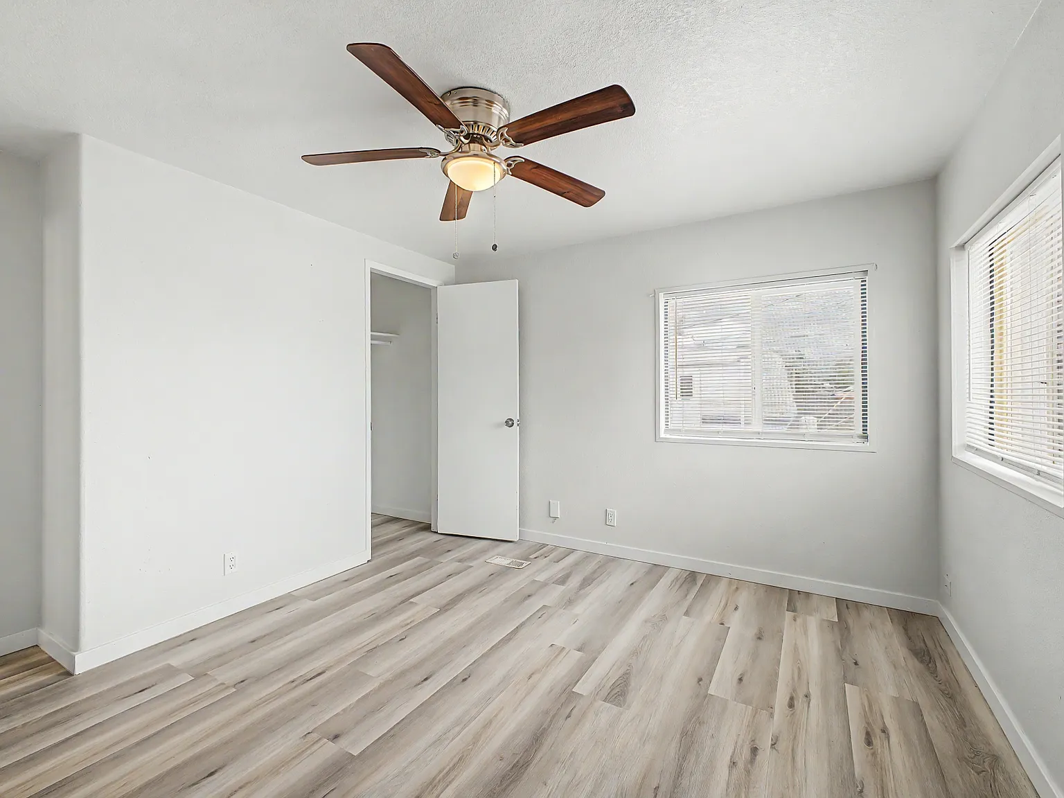 6 bed, 1666 sqft, $600 — Photo 2