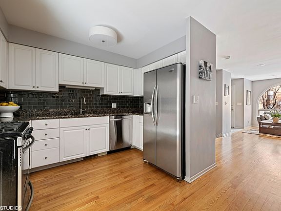 5th image of 821 W Willow St Unit 0