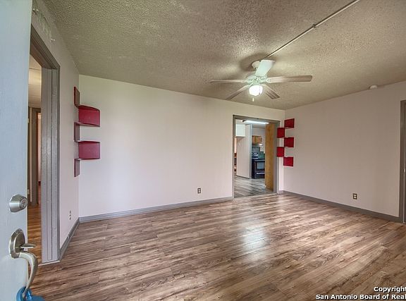 3rd image of 150 Creath Pl