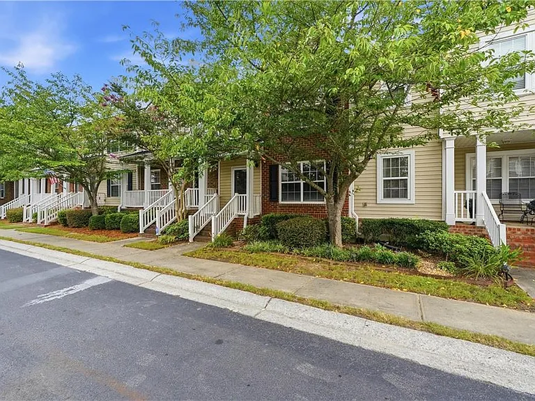 3353 Parc Dr SW — Photo 4