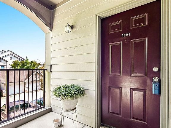 3rd image of 350 Emerald Forest Blvd APT 5204