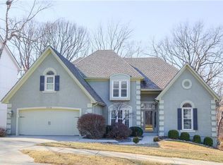 5516 NW Sleepy Hollow Dr, Kansas City, MO 64152