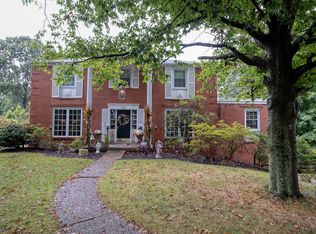 12 Oak Glen Dr, Oakmont, PA 15139