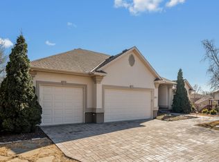 2257 Manuela Dr, Chaska, MN 55318