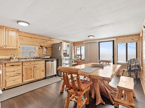 3rd image of 46317 Lucretia Ln