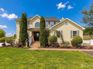 374 Mounts Mills Rd, Monroe Township, NJ 08831