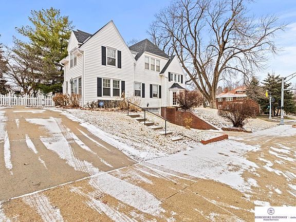 3rd image of 301 S 52nd St