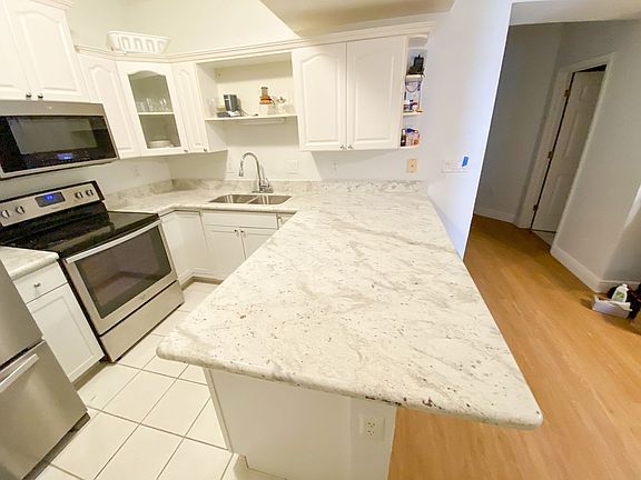 2nd image of 201 SE 2nd Ave Suite 304