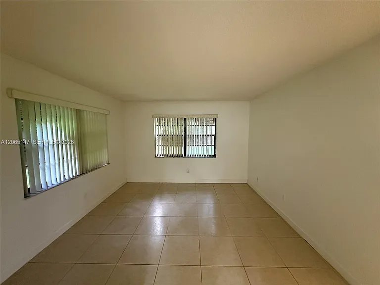 7995 SW 86th St #305 — Photo 4