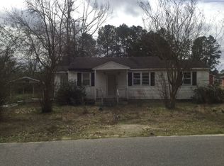 913 McKenzie Rd, Dillon, SC 29536